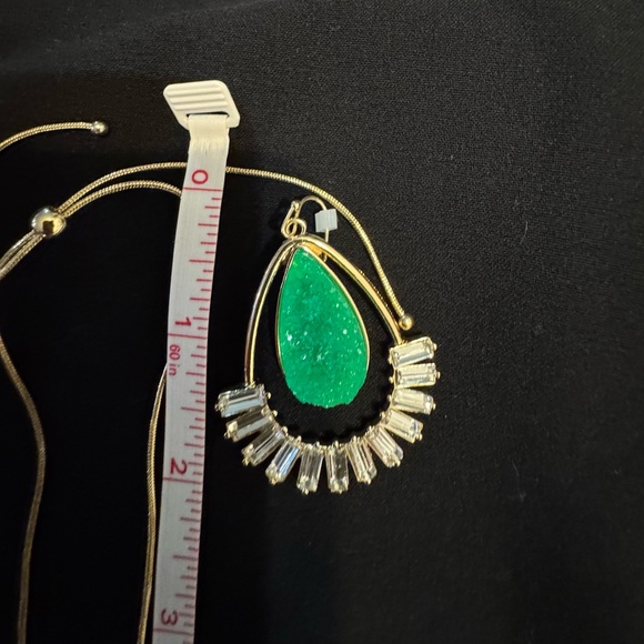 Elegant faux Jade Green & Gold Jewelry 3 pc necklace & Earrings Set - Picture 8 of 8